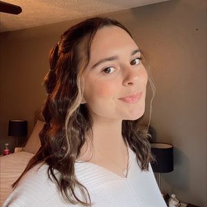 Meet your Posher, Brooke